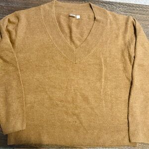 GAP Women’s Camel V-Neck Sweater